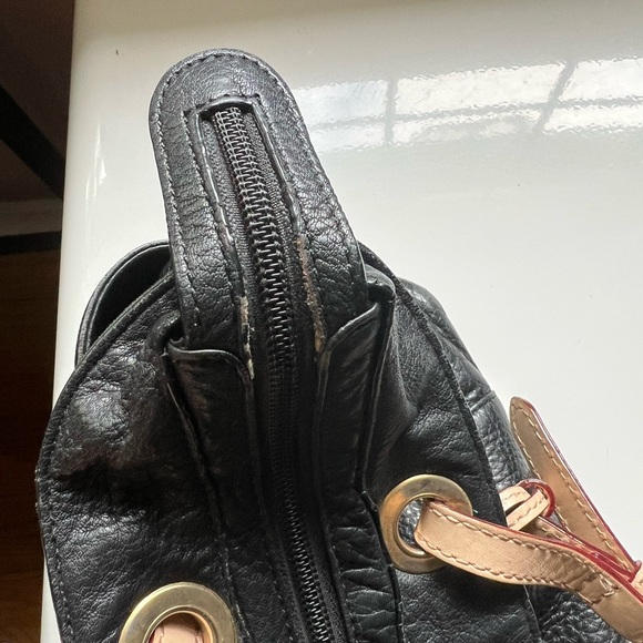 Michael Kors Jet Set Black Leather Tote - Picture 8 of 10